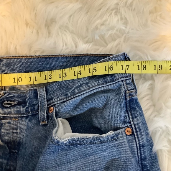 Levi's 501 Denim Blue Men Jeans Distressed/Destroyed 34x34 Straight Button Fly - Picture 13 of 16